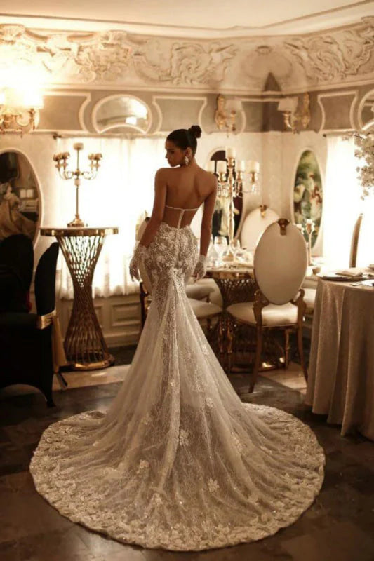 Beautiful Strapless V-Neck Sleeveless Lace Column Wedding Dress with Appliques Chapel Train