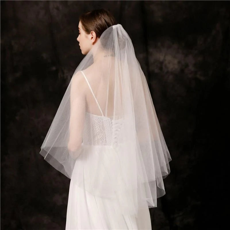 Elegant White Short Tulle with Comb Wedding Veils | Bridelily