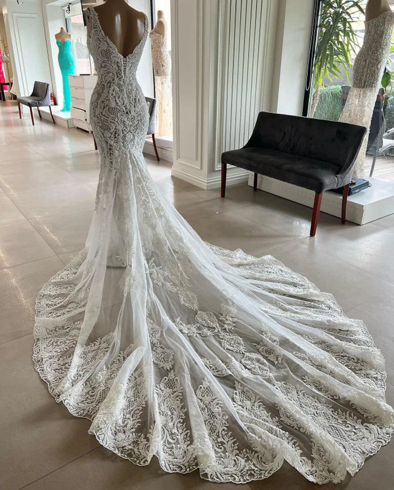 Mermaid Lace Sweetheart Wedding Dress V-Neck Long Bridal Dress with Train