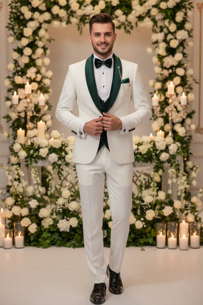White Velvet Three Pieces Wedding Suits with Velvet Shawl Lapel One Button Slim Fit Tuxedos Wedding Party Groom Blazer Vest Pants