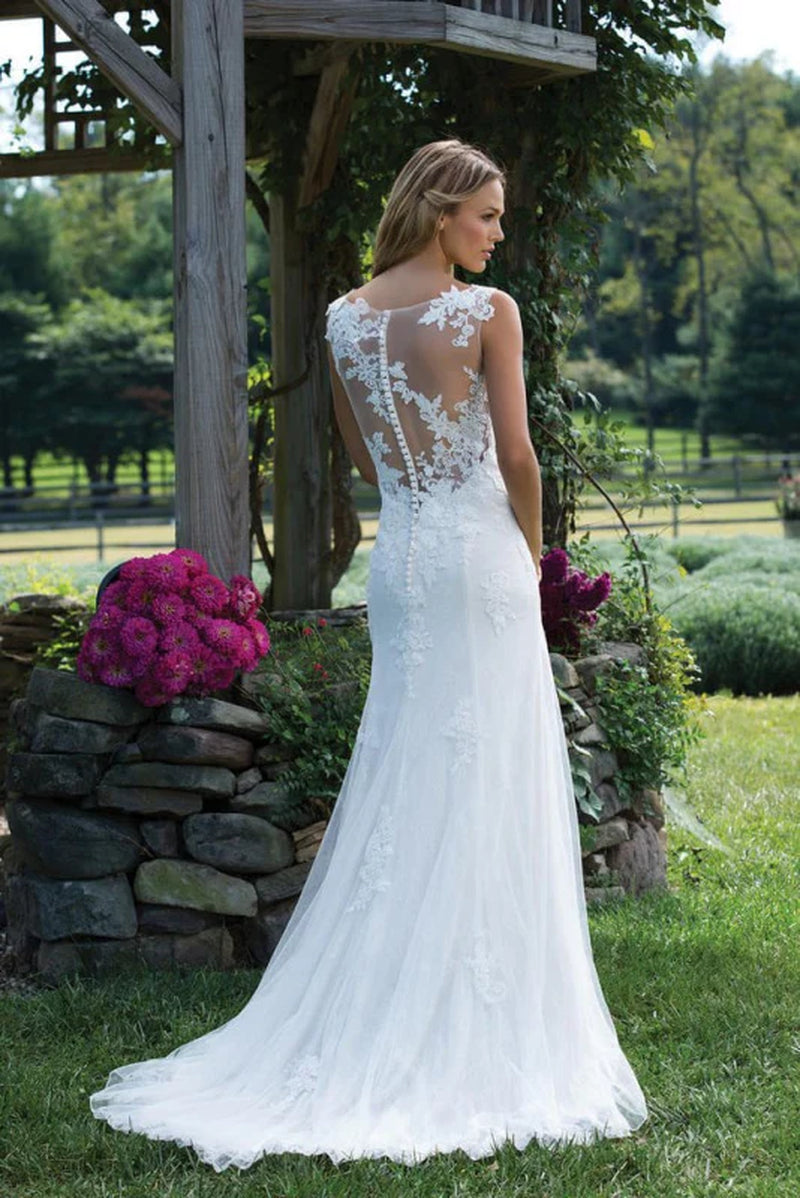 Vintage V Neck Sleeveless Tulle Appliqued Wedding Dress