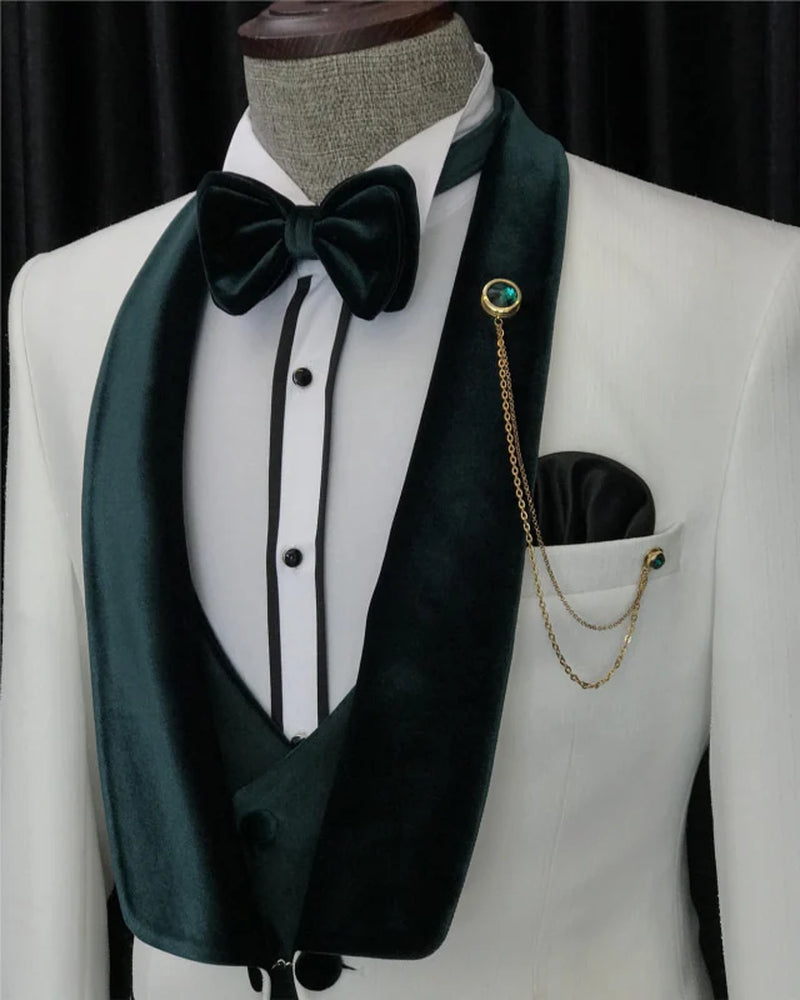 White Velvet Three Pieces Wedding Suits with Velvet Shawl Lapel One Button Slim Fit Tuxedos Wedding Party Groom Blazer Vest Pants