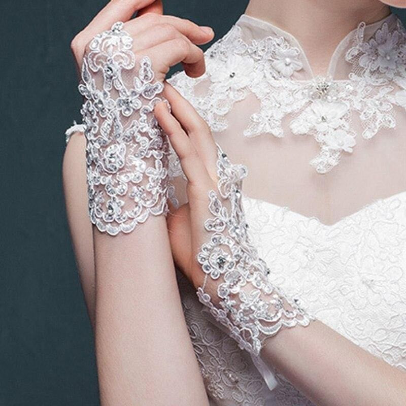Fingerless Elegant Short Lace Wedding Gloves | Bridelily