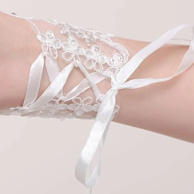Fingerless Elegant Short Lace Wedding Gloves | Bridelily